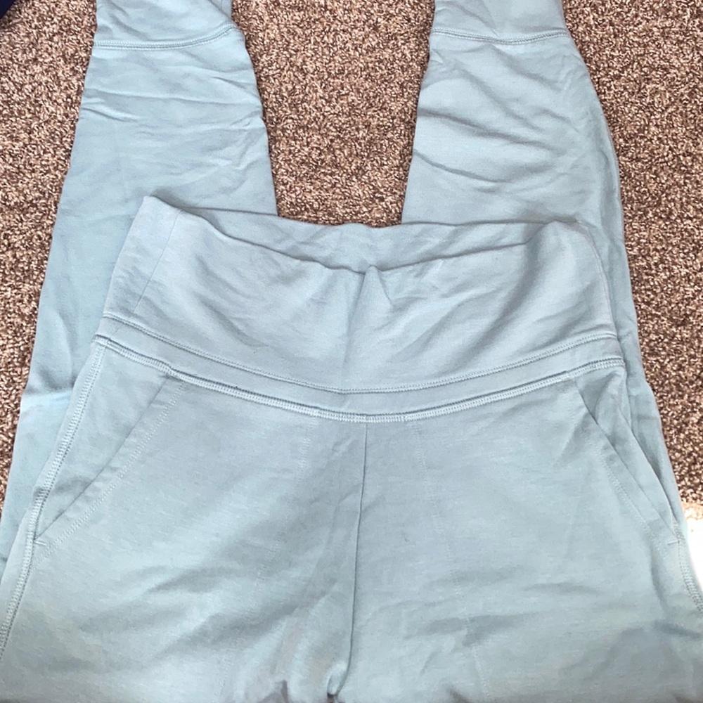 Old Navy dusted jade Mid-Rise Live-In Jogger Sweatpants for Women size small